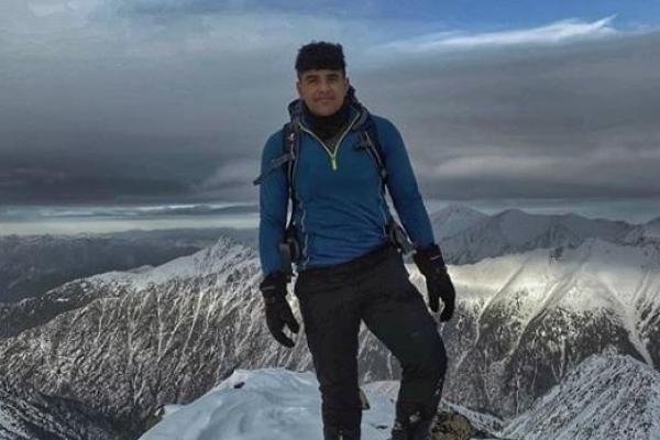 Seorang pendaki gunung remaja Kanada yang selamat setelah jatuh 500 kaki di Gunung Hood Oregon