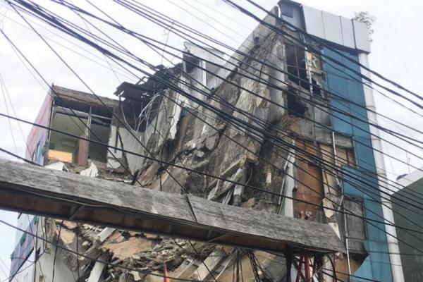 Gedung roboh di kawasan Slipi, Jakarta Barat, ternyata tidak punya Izin Mendirikan Bangunan (IMB) dan Izin Usaha