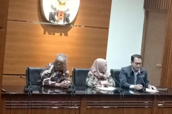 KPK telah menetapkan Komisioner Komisi Pemilihan Umum (KPU) Wahyu Setiawan sebagai tersangka penerimaan suap terkait pergantian antar waktu (PAW) anggota DPR RI periode 2019-2024.