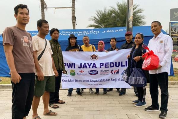 PWI Jaya melalui PWI Jaya Peduli terus konsisten menyalurkan bantuan kepada korban banjir di Jabodetabek.