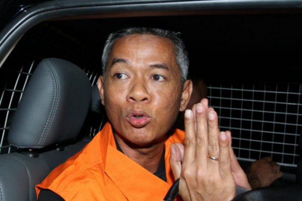 Suap diberikan agar Wahyu memuluskan Harun Masiku menggantikan Riezky Aprilia sebagai Anggota DPR RI Sumatra Selatan 1 lewat PAW