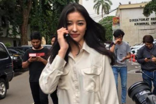 Kasus penyelidikan terhadap kasus gundik petinggi Garuda Indonesia ke pramugari cantik Siwi Widi terus berlanjut.