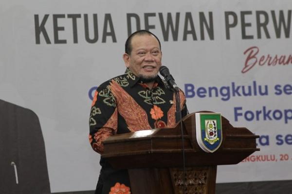 Pimpinan DPD RI menggelar rapat koordinasi dengan Direksi BUMN Karya di di Gedung Nusantara III Komplek Parlemen Senayan, Jakarta, Selasa (15/12).