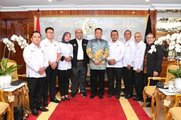 Ketua MPR RI Bambang Soesatyo mengingatkan para pejabat di berbagai instansi pemerintahan dari pusat hingga daerah agar membuat regulasi yang jelas