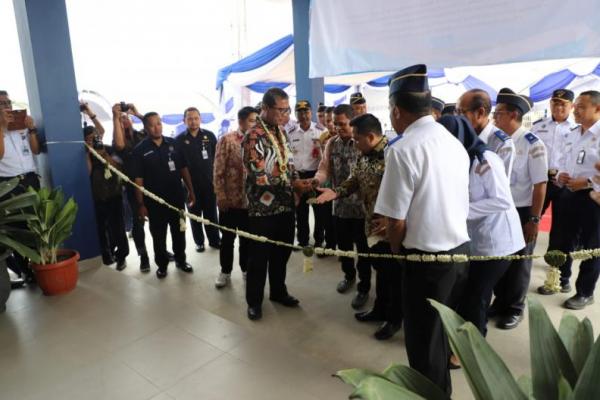 Dirjen Agus juga meresmikan Masjid Pangeran Diponegoro yang berada di lingkungan kerja UPP Kelas III Kintap.