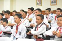 Dua Sekolah Ini Buka Beasiswa Tahfidz hingga Akademik, Minat?