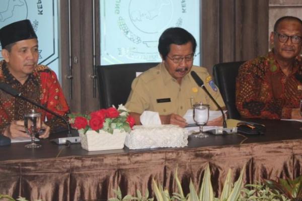 Komite III DPD RI melakukan kunjungan kerja ke Pangkal Pinang untuk membahas persoalan pendidikan dan jaminan kesehatan di Provinsi Kepulauan Bangka Belitung.