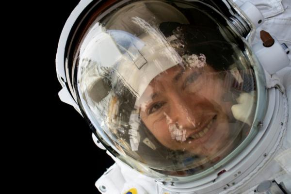 Dia sudah membuat sejarah pada saat itu sebagai setengah dari wahana antariksa wanita pertama bersama dengan mitranya di NASA Jessica Meir pada bulan Oktober.