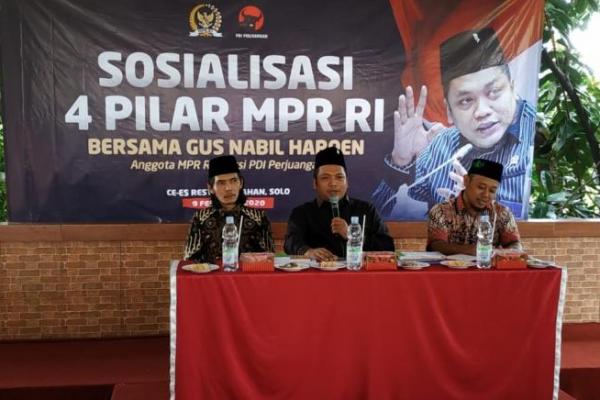 Rencana pemulangan WNI eks kombatan ISIS ke Indonesia menjadi pro dan kontra. Sehingga, persoalan ini menjadi perhatian serius Anggota MPR Fraksi PDI Perjuangan Muchamad Nabil Haroen.