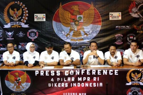 Ketua MPR RI Bambang Soesatyo mengajak 170 komunitas club motor untuk ikut serta dalam Riding Kebangsaan sekaligus lomba Cerdas Cermat