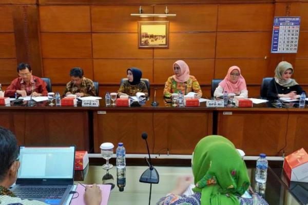 Komite II DPD RI melakukan kunjungan kerja ke Provinsi Jawa Timur terkait pengawasan atas pelaksanaan Undang-Undang Nomor 22 Tahun 2019 tentang Sistem Budi Daya Pertanian Berkelanjutan.