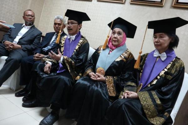 Kebijakan mempermudah pengajuan gelar profesor diharapkan tetap dipertahankan oleh Menteri Pendidikan dan Kebudayaan (Mendikbud) Nadiem Anwar Makarim
