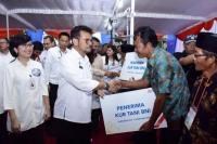 Kunjungi Petani Karanganyar, Syahrul Yasin Limpo Serahkan KUR Rp4,82 Miliar