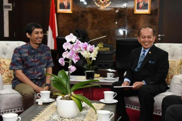 Wakil Ketua MPR RI Syarief Hasan menerima kunjungan Dewan Pimpinan Pusat (DPP) Komite Nasional Pemuda Indonesia (KNPI).