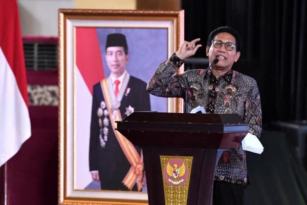 Gus Menteri meminta kepada seluruh bupati se Jawa timur agar terus memantau pelaksanaan penggunaan dana desa yang telah dicairkan.