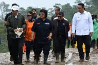 Bersama Presiden Jokowi, Bupati Bogor Tanam Vetiver di Sukajaya