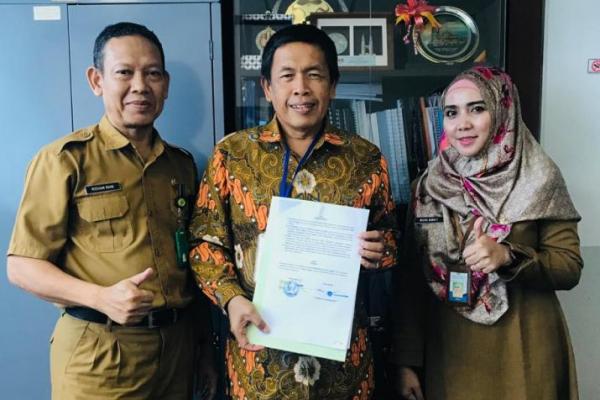 Pemerintah Provinsi Kalimantan Timur menggandeng salah satu perusahaan milik Hashim Djojohadikusumo, PT Arsari Tirta Pradana guna memasok air minum bagi warga di daerah tersebut.