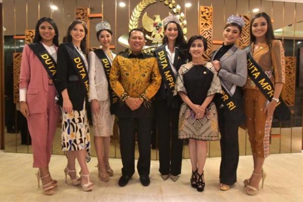 Ketua MPR RI Bambang Soesatyo menjadikan 6 besar finalis Puteri Indonesia 2020 sebagai Duta MPR RI