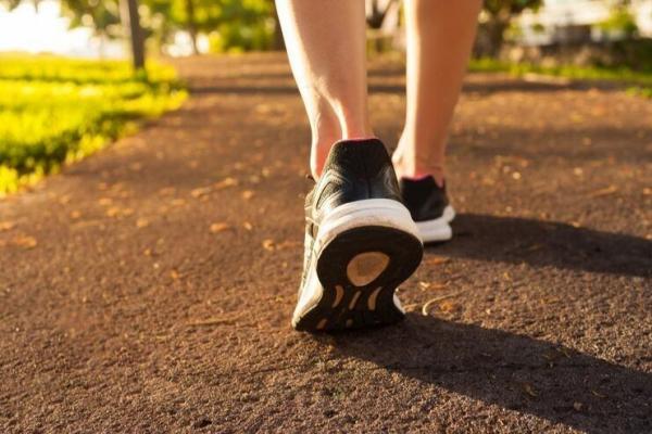 Sebuah penelitian menemukan bahwa rutin berjalan kaki mampu meningkatkan kesehatan tubuh dan bisa mengurangi resiko kematian.