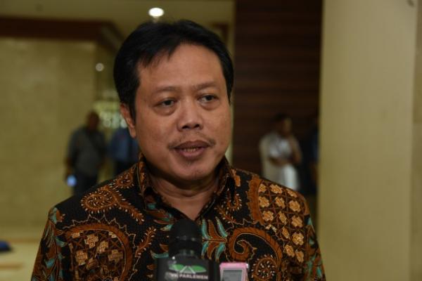 Anggota DPR RI Fraksi PKB Mohamad Toha mempersilakan rumah aspirasinya untuk dijadikan rumah sakit darurat bagi pasien Corona Covid-19 di wilayah Sukoharjo, Surakarta, Boyolali, dan Klaten, Jawa Tengah.