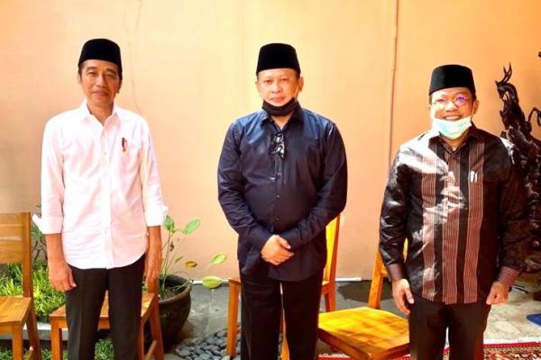 Ketua MPR RI Bambang Soesatyo melayat almarhumah Ibunda Presiden Joko Widodo, Sujiatmi Notomiharjo