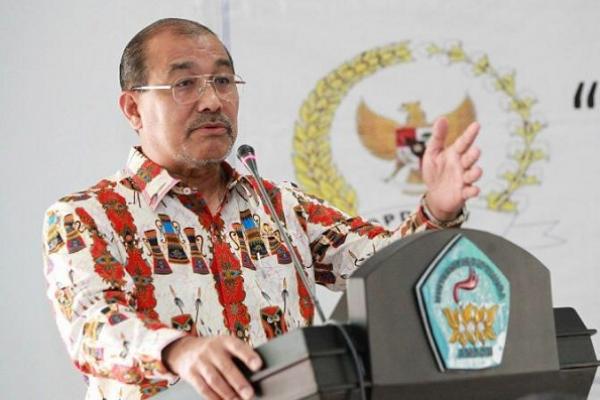 Waki Ketua DPD RI, Nono Sampono menyarankan Pemerintah Pusat untuk mengambil alih penanganan penyebaran virus Corona di Jakarta. Mengingat DKI Jakarta sebagai daerah yang masuk zona merah penyebaran virus Corona.