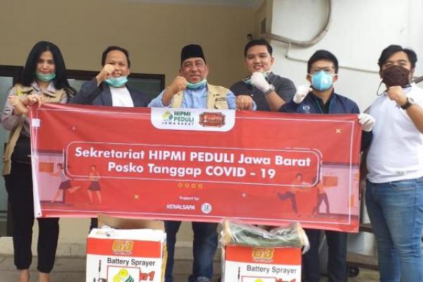 Badan Pengurus Pusat Himpunan Pengusaha Muda Indonesia (BPP HIPMI) memberikan bantuan berupa alat semprot disinfektan
