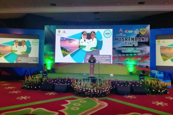 Bupati Bogor Ade Yasin, menegaskan ada sembilan program perioritas Pemerintah Kabupaten Bogor tahun 2021.
 