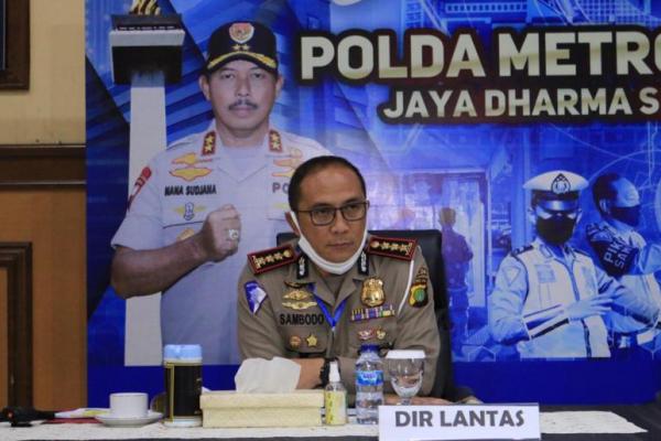 Dirlantas Polda Metro Jaya menepis kabar hoax terkait razia masker dengan denda 250 ribu rupiah. Ini keterangannya.