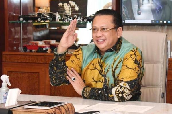 Ketua MPR RI Bambang Soesatyo mengingatkan pemerintah untuk tidak terburu-buru melakukan relaksasi atau pelonggaran pembatasan sosial berskala besar (PSBB).