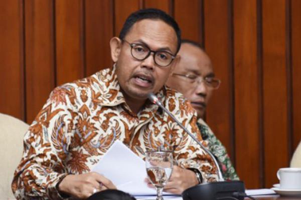 Kalangan dewan meminta  Komisi Pengawas Persaingan Usaha (KPPU) untuk menelusuri dugaan monopoli ekpor benih lobster di bawah kepemimpinan Menteri KKP Edhy Prabowo. 
 