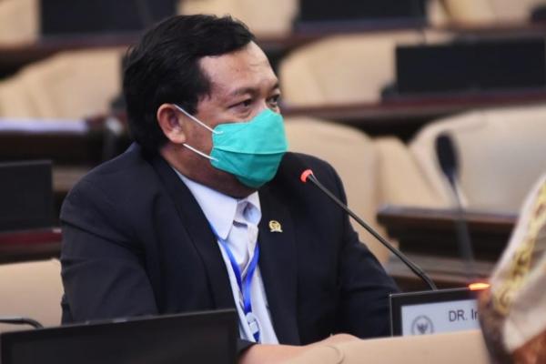 Ketua BPOKK Partai Demokrat, Herman Khaeron menyatakan bahwa penetapan Kepala KSP, Moeldoko sebagai Ketua Umum dalam kongres luar biasa (KLB) di Deli Serdang, Sumatera Utara tidak sah alias ilegal.
