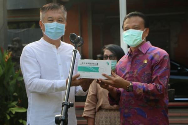 Konsulat Jenderal Republik Rakyat Tiongkok di Denpasar Gou Haodong mengaku sangat bangga terhadap penanganan pasien Covid-19 yang dilakukan oleh Provinsi Bali.