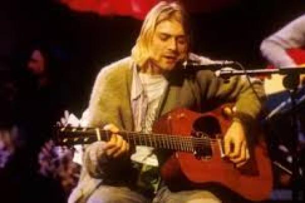 Lima bulan sebelum kematiannya, Cobain menggunakan gitar desain klasik itu dalam acara 