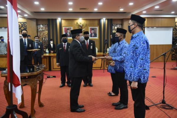 Sekretaris Jenderal DPR RI Indra Iskandar melantik 124 Calon Pegawai Negeri Sipil (CPNS) menjadi Aparatur Sipil Negara (ASN) di lingkungan Sekretariat Jenderal DPR RI.