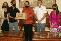 Dewa Gede Adiputra Distribusikan Donasi Untuk Jurnalis Bali