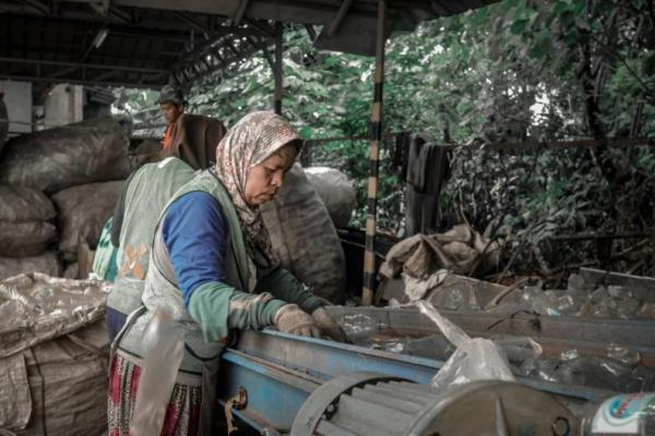 Danone-AQUA telah meluncurkan gerakan #BijakBerplastik yang fokus kepada tiga komitmen untuk mengatasi permasalahan sampah plastik di Indonesia