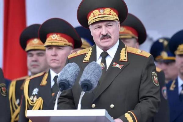 Presiden Belarus Alexander Lukashenko menuduh Rusia dan Polandia ikut campur dalam pemilihan presiden mendatang, klaim yang dengan cepat dibantah oleh Kremlin.