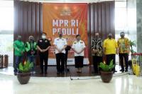 MPR PEDULI Sumbang Asuransi, Paket Sembako dan Partisi Portabel