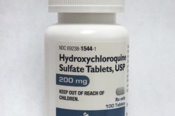 Organisasi Kesehatan Dunia (WHO) mengumumkan bahwa mereka menghentikan percobaannya pada efek hydroxychloroquine (obat anti malaria) pada pasien Covid-19