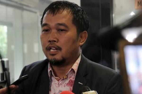Masyarakat Antikorupsi Indonesia (MAKI) akan menyerahkan berkas terkait dugaan korupsi dan pelanggaran kode etik jaksa Pinangki Sirna Malasari kepada Komisi Kejaksaan (Komjak).