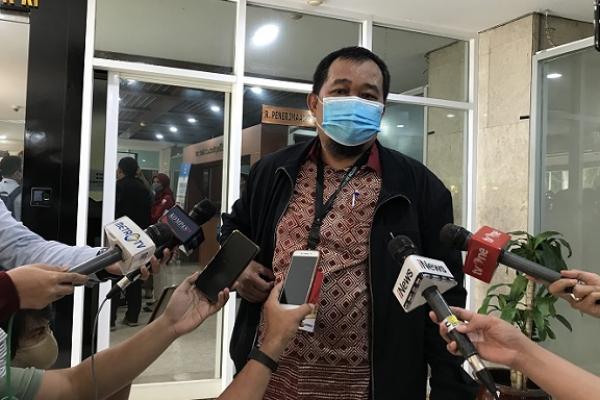 MAKI mempertanyakan sikap Wakil Ketua DPR Azis Syamsuddin terkait larangan rapat gabungan Komisi III DPR dengan tiga institusi penegak hukum soal kasus buronan terpidana hak tagih (cessie) Bank Bali, Djoko Tjandra.