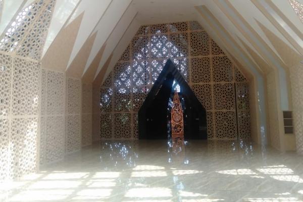 Pembangunan Masjid At Taufiq dengan arsitektur khas nusantara sudah diselesaikan
