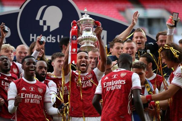 Arsenal dikabarkan siap merekrut tiga pemain baru sebelum akhir jendela transfer musim panas.