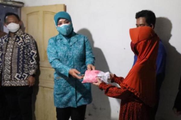 Presiden Jokowi memerintahkan ibu ibu PKK untuk ikut mendampingi dan menjadi agen sosialisasi kampanye nasional penggunaan masker di seluruh Indonesia