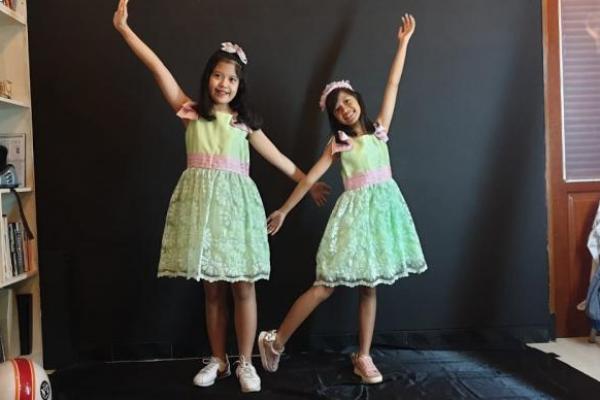 Dua cucu Krisbiantoro, Kasih dan Cinta merilis single terbaru lagu anak-anak Indonesia berjudul 
