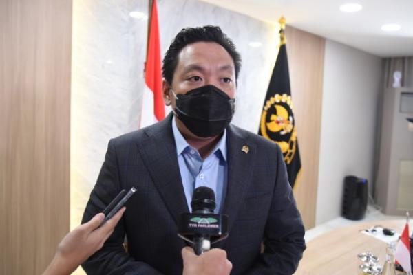 Wakil Ketua BKSAP DPR RI Charles Honoris menekankan pentingnya peran parlemen yang terbuka dalam menjalin hubungan dengan konstituennya meski terkendala dengan pandemi Covid-19.