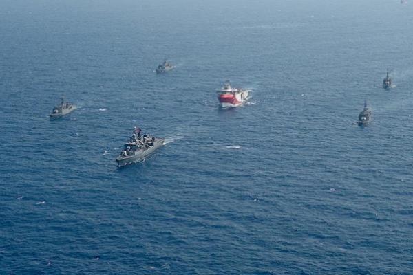 Ketegangan kedua negara kembali memanas ketika Turki mengirim kapal penelitian Oruc Reis disertai dengan kapal perang ke perairan yang disengketakan pada 10 Agustus.