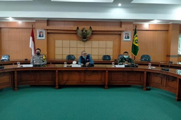 Alhamdulilah selama dua minggu penerapan Perbup Nomor 40 Tahun 2020 tentang PSBB Pada Masa Transisi Menuju Masyarakat Sehat, Aman dan Produktif di Wilayah Kabupaten Bogor.