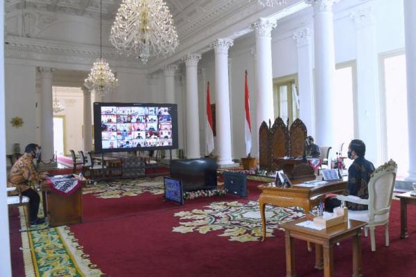 Presiden Joko Widodo meminta agar anggaran belanja daerah untuk segera digunakan untuk pergerakan ekonomi di daerah-daerah.